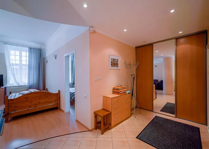 Apartment Romeo Family