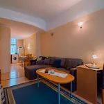 Romeo Family تالين